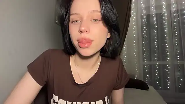  luna fox  online show from 8, 2, 2026