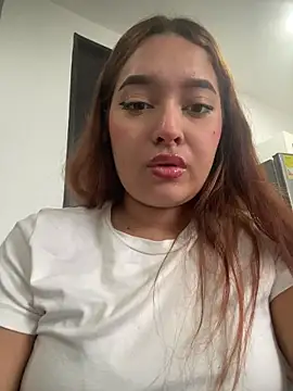 Snapshot of Emily_Harpeer chatting on 5, 3, 2026 Emily Harpeer online show from 5, 3, 2026