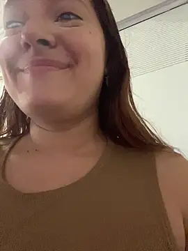 Snapshot of Emily_Harpeer chatting on 9, 4, 2026 Emily Harpeer online show from 9, 4, 2026