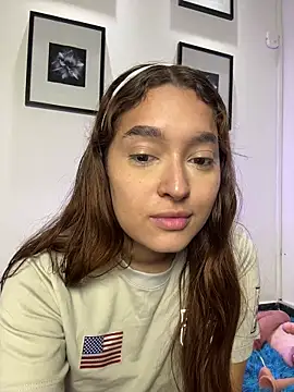 Snapshot of Emily_Harpeer chatting on 15, 6, 2026 Emily Harpeer online show from 15, 6, 2026