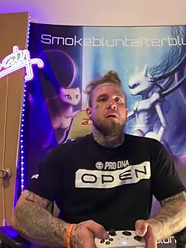 Smokebluntafterblunt online show from 6, 4, 2026