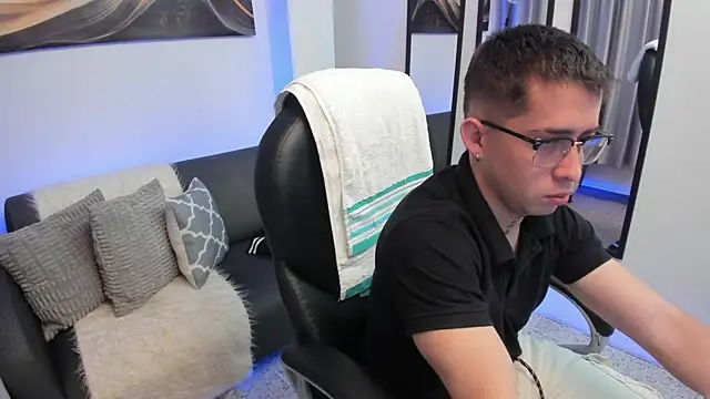 Tommas Jhonson online show from 25, 3, 2026