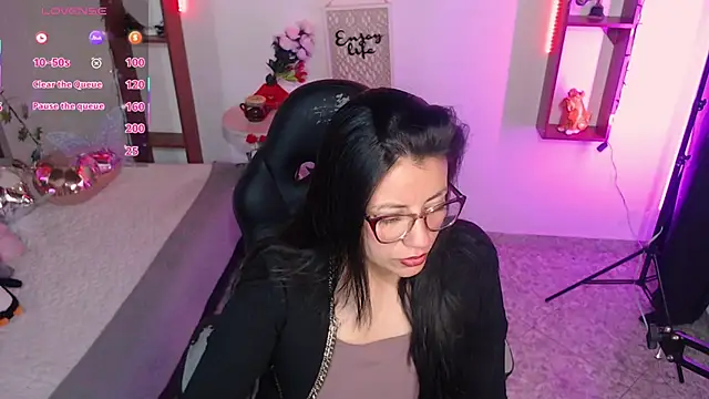 QueenRose94 online show from 17, 3, 2026