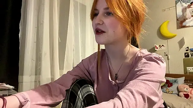 Snapshot of DynaLoom chatting on 24, 2, 2026 DynaLoom online show from 24, 2, 2026