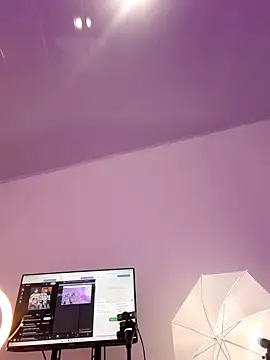 Ariana Castillo   online show from 24, 2, 2026