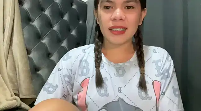 Snapshot of Mooree_naba chatting on 4, 1, 2025 Mooree naba online show from 4, 1, 2025