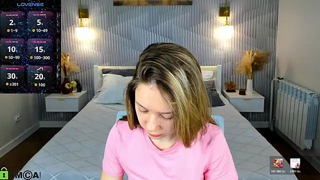 Mini Allice online show from 3, 3, 2026