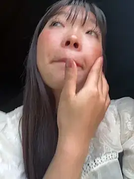 cuty lusy online show from 5, 4, 2026