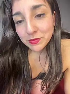 Snapshot of Latinaelisa chatting on 9, 8, 2026 Latinaelisa online show from 9, 8, 2026