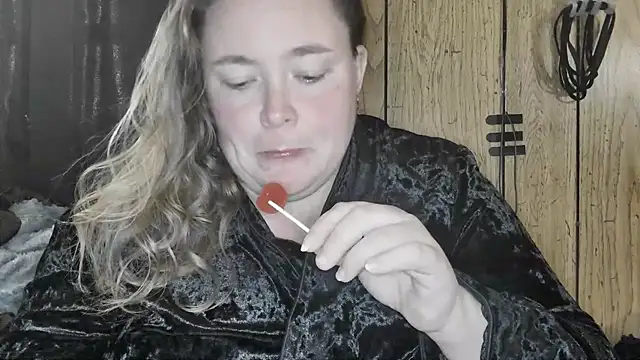 ladylynn13 online show from 2, 3, 2026