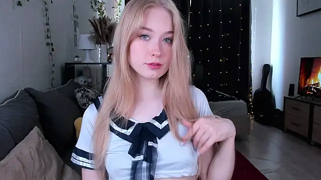 AmyLouWood online show from 20, 7, 2026