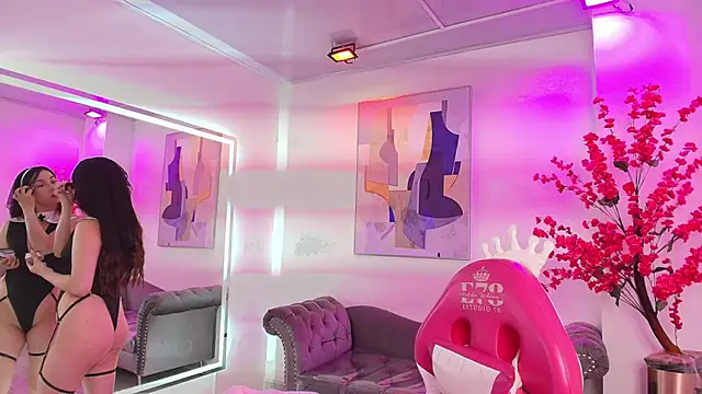 Chloe dolly online show from 9, 4, 2026