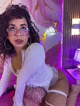 Woo isDaphne online show from 2, 3, 2026