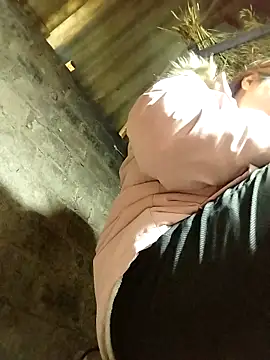 Yiyoongg online show from 19, 3, 2026