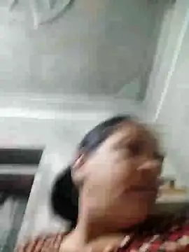 Snapshot of Loomaraj chatting on 28, 5, 2026 Loomaraj online show from 28, 5, 2026