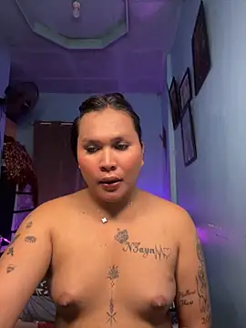 Snapshot of hollynicole chatting on 23, 4, 2026 hollynicole online show from 23, 4, 2026