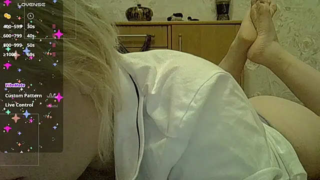 CurvyWild Lady30 online show from 10, 3, 2026