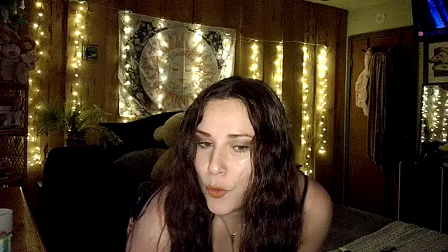 Snapshot of VelvetBrunetteXo chatting on 25, 2, 2026 VelvetBrunetteXo online show from 25, 2, 2026