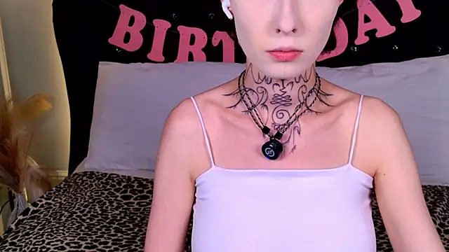 Snapshot of roxy_morrison_x chatting on 9, 7, 2026 roxy morrison x online show from 9, 7, 2026
