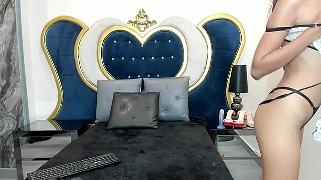 LinaSalazar online show from 18, 3, 2026