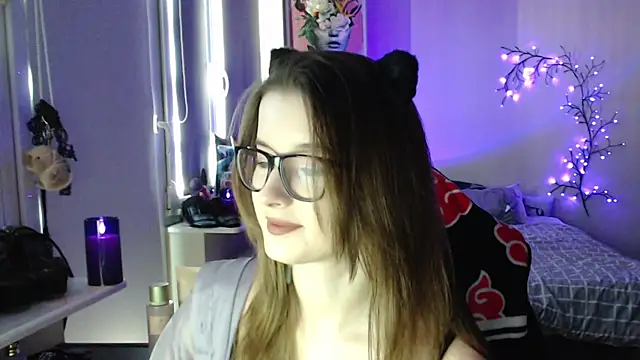 Snapshot of LunaXcherry chatting on 29, 4, 2026 LunaXcherry online show from 29, 4, 2026