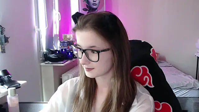LunaXcherry online show from 11, 6, 2026