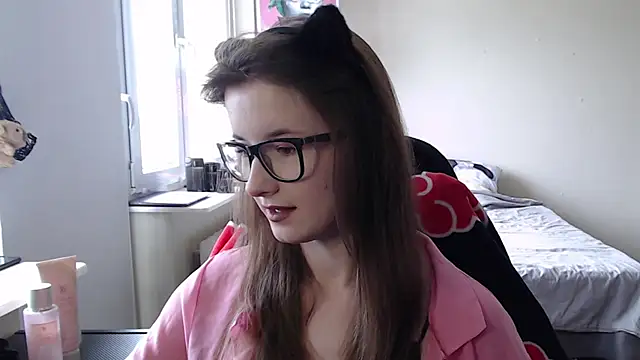 LunaXcherry online show from 13, 6, 2026