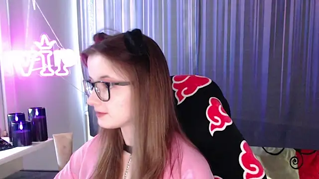 LunaXcherry online show from 22, 6, 2026