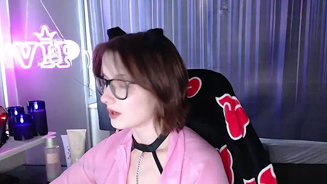 LunaXcherry online show from 13, 7, 2026