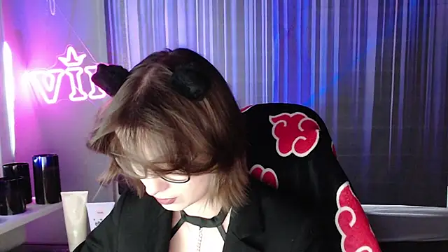 LunaXcherry online show from 21, 7, 2026