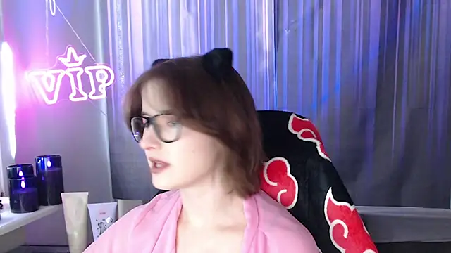LunaXcherry online show from 23, 7, 2026