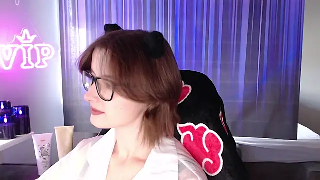 LunaXcherry online show from 28, 7, 2026