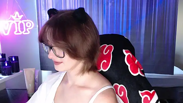 LunaXcherry online show from 31, 7, 2026