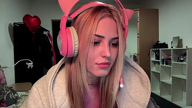 Evva mayy online show from 15, 2, 2026