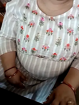 Snapshot of Simran_008 chatting on 8, 4, 2026 Simran 008 online show from 8, 4, 2026