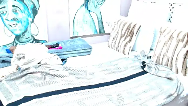 TyraHotxxx online show from 17, 4, 2026