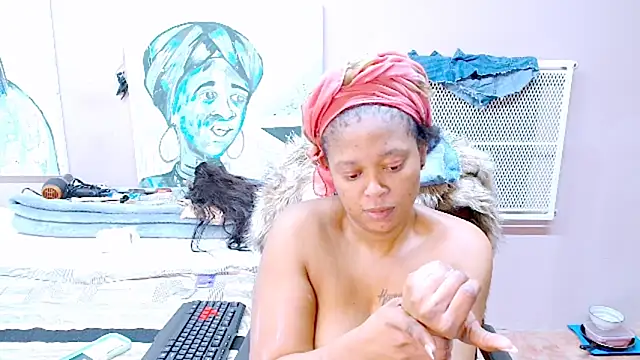 Snapshot of TyraHotxxx chatting on 28, 4, 2026 TyraHotxxx online show from 28, 4, 2026