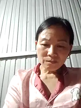 Snapshot of Kiss_love2 chatting on 25, 5, 2026 Kiss love2 online show from 25, 5, 2026