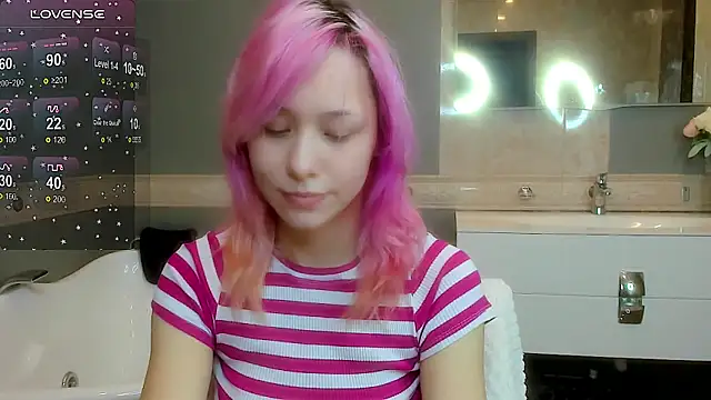 EmilyTrase online show from 5, 4, 2026