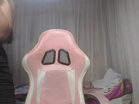 Snapshot of lyn67 chatting on 19, 2, 2026 lyn67 online show from 19, 2, 2026