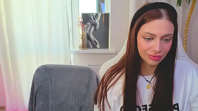 Sofia Plump online show from 15, 4, 2026