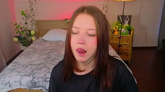 MmollyMay online show from 28, 3, 2026