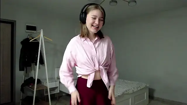 Snapshot of Mirrrra1 chatting on 14, 2, 2026 Mirrrra1 online show from 14, 2, 2026