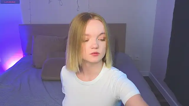 Snapshot of StellaBunny chatting on 23, 4, 2026 StellaBunny online show from 23, 4, 2026
