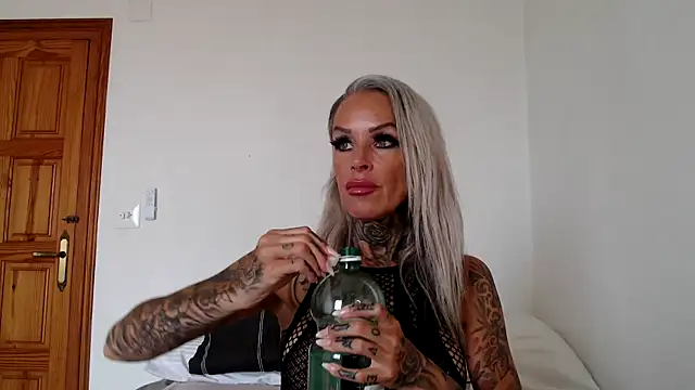 Sophie-Logan-Ink online show from 5, 3, 2026
