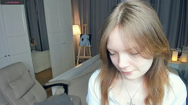 Snapshot of LavenderMitten chatting on 30, 4, 2026 LavenderMitten online show from 30, 4, 2026
