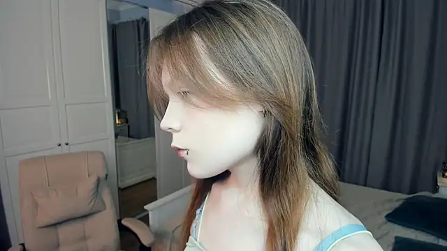 Snapshot of LavenderMitten chatting on 10, 5, 2026 LavenderMitten online show from 10, 5, 2026