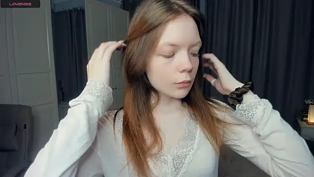 Snapshot of LavenderMitten chatting on 11, 5, 2026 LavenderMitten online show from 11, 5, 2026