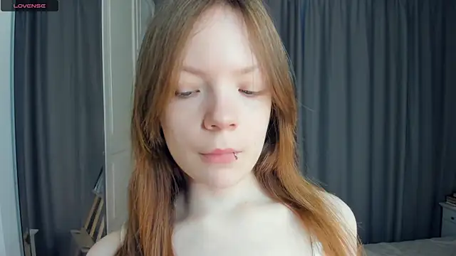 Snapshot of LavenderMitten chatting on 18, 5, 2026 LavenderMitten online show from 18, 5, 2026