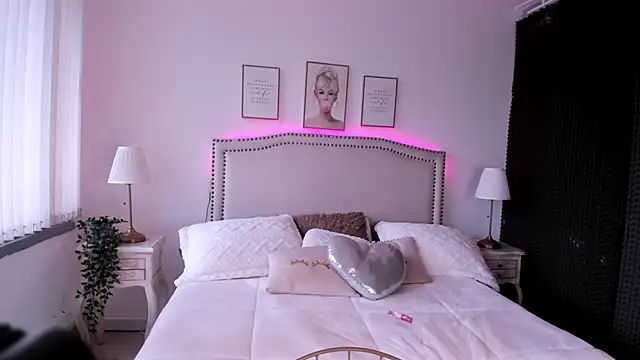 Maya-jhons online show from 15, 2, 2026